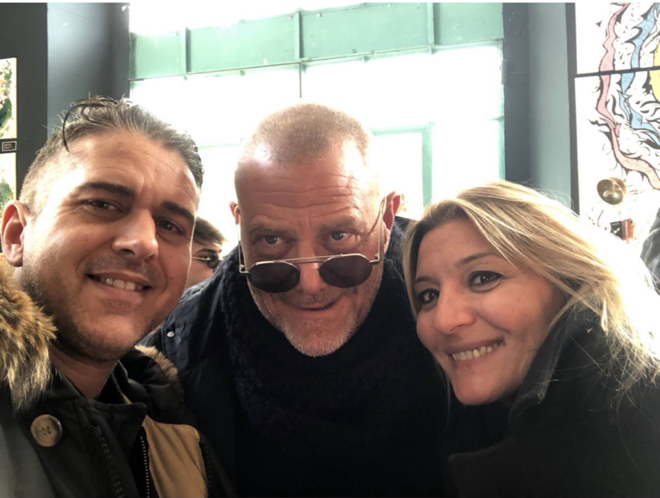 Giulio Golia con Alessandro e Giorgia: un ricordo del loro incontro