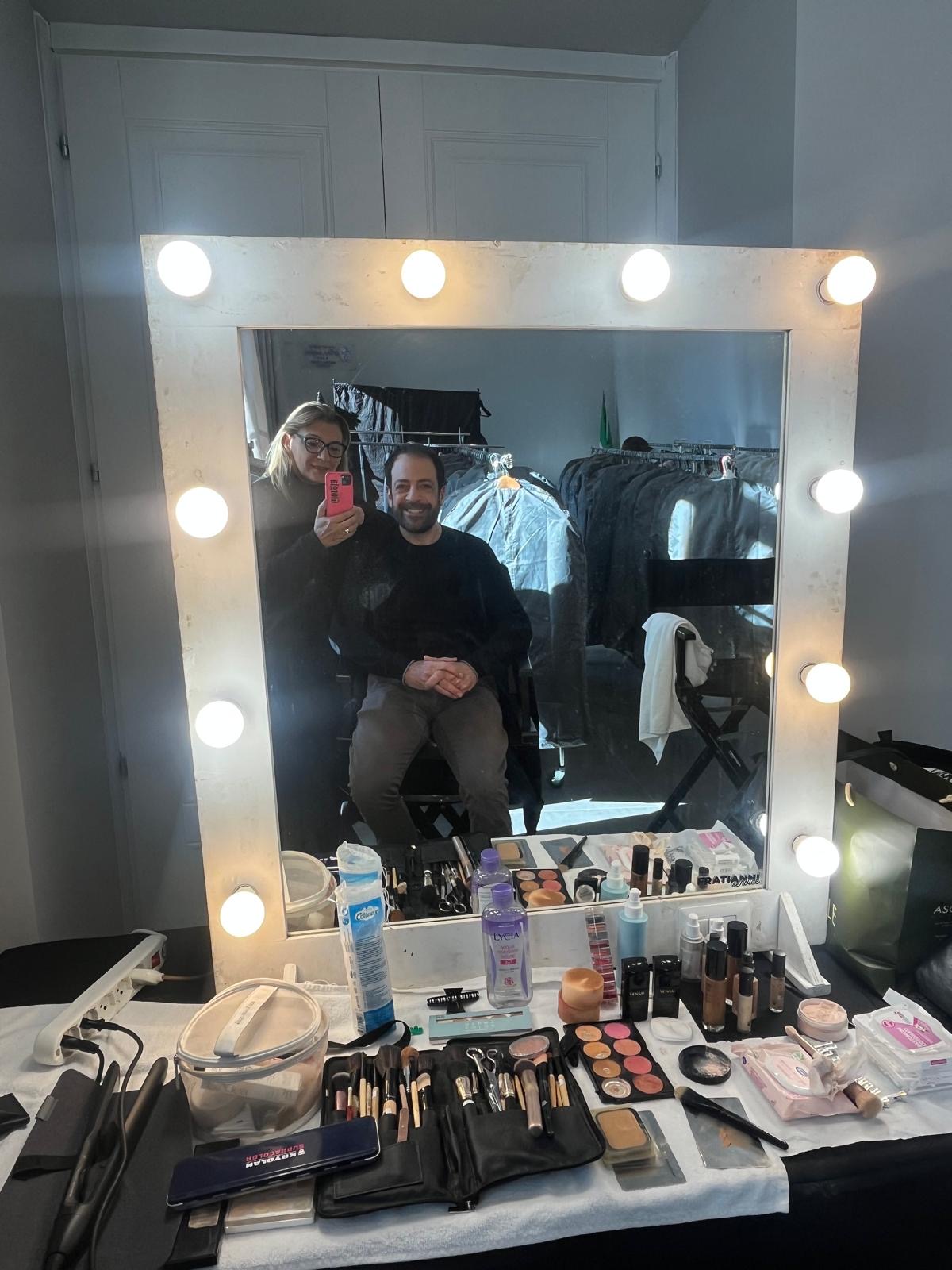 Il backstage · La postazione trucco