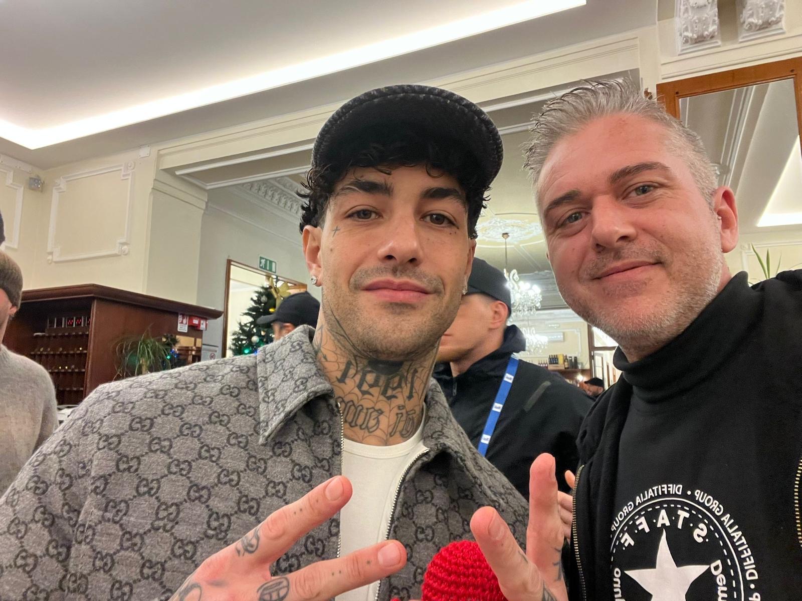 Alessandro, un incontro durante il Festival di Sanremo · scatto 2